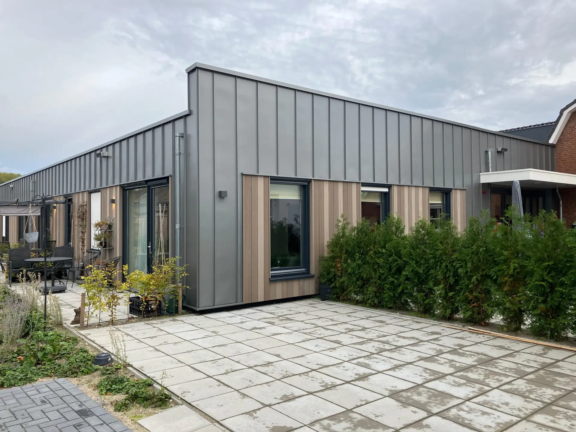 3703cae9-6472-4125-8dd9-30b78ed149eb